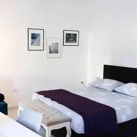 Verano Studio Steps From Kolovare Beach Lejlighed Zadar
