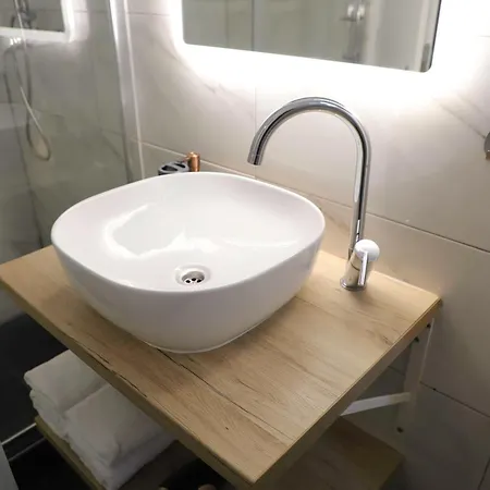 Verano Steps From Kolovare Задар