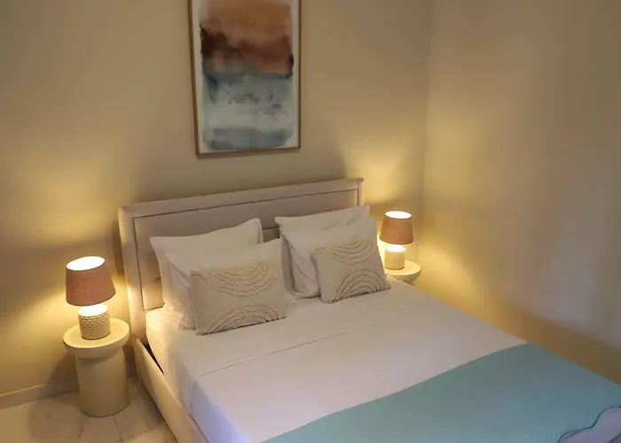 Verano Steps From Kolovare Апартаменти